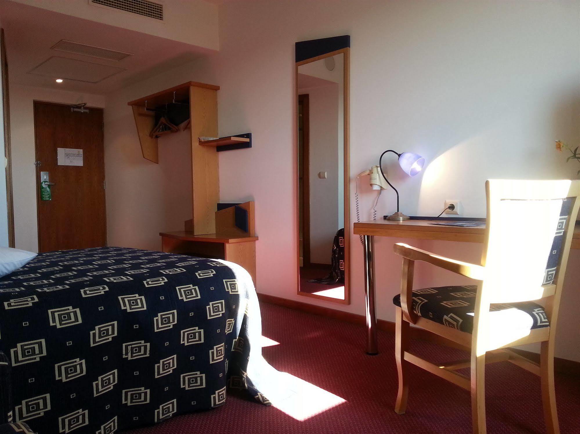 Iris Hotel Bors Εξωτερικό φωτογραφία