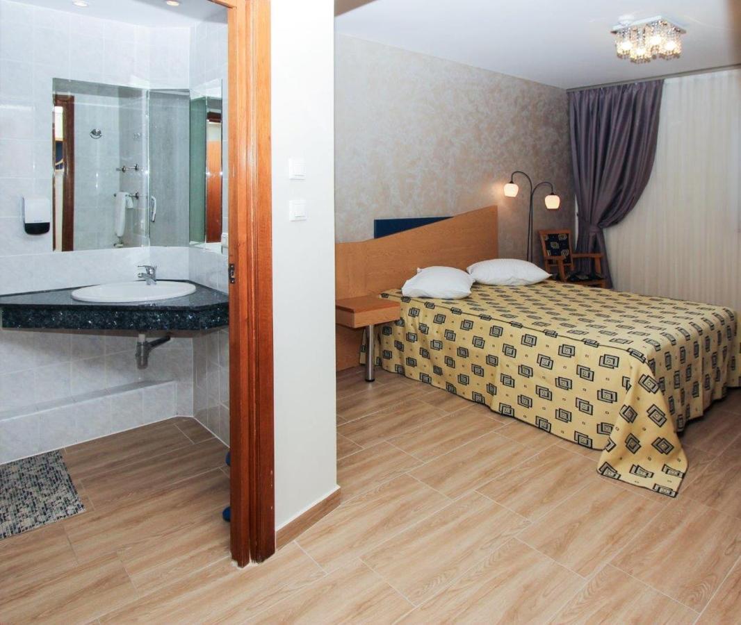 Iris Hotel Bors Εξωτερικό φωτογραφία