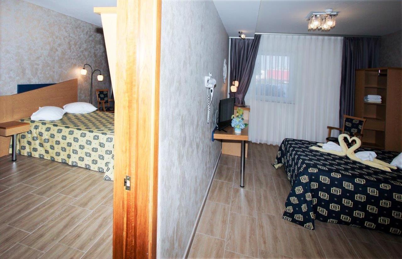 Iris Hotel Bors Εξωτερικό φωτογραφία
