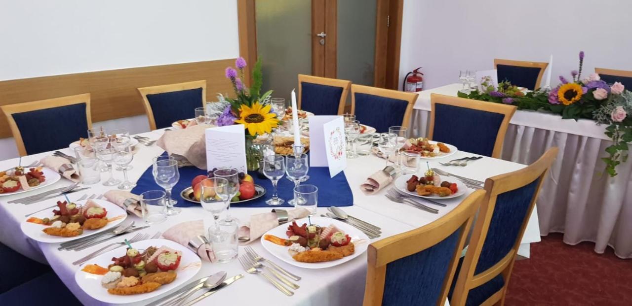Iris Hotel Bors Εξωτερικό φωτογραφία